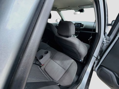 Used 2022 Hyundai Venue SE w/ Cargo Package FWD image 27