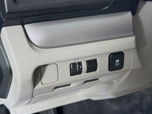 Used 2014 Subaru Forester 2.5i Premium w/ All-Weather Package image 11