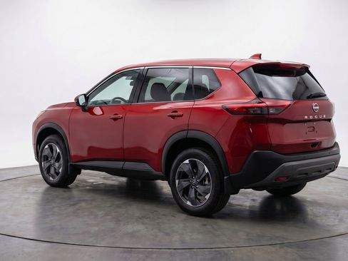 Used 2025 Nissan Rogue SV FWD image 6