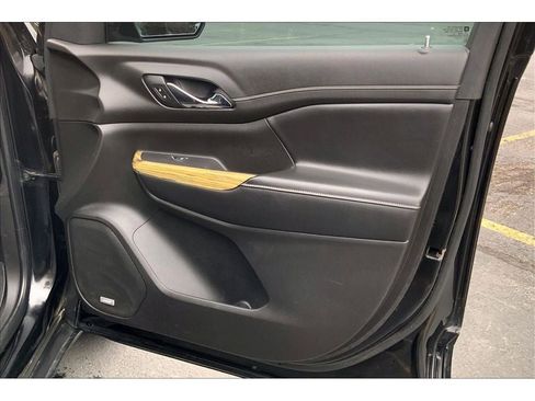 Used 2019 GMC Acadia Denali image 25