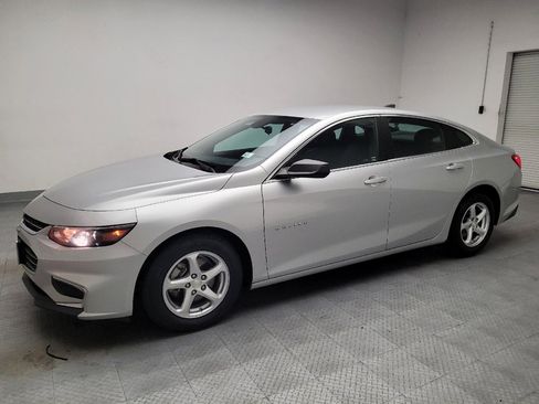 Used 2017 Chevrolet Malibu LS FWD image 2