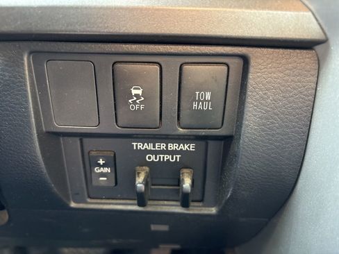 Used 2019 Toyota Tundra SR5 w/ SR5 Upgrade Package image 16