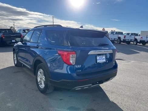 Used 2022 Ford Explorer XLT w/ Equipment Group 202A image 8