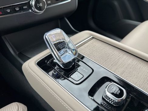 New 2026 Volvo XC90 B6 Ultra image 14