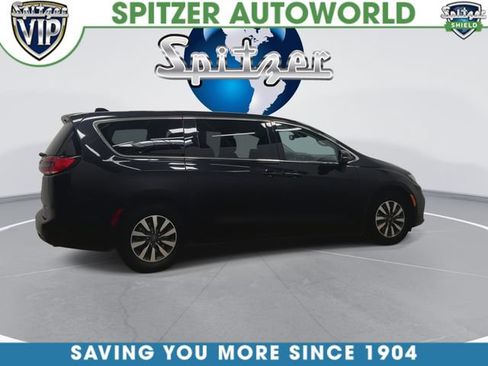 Used 2024 Chrysler Pacifica Limited FWD image 10