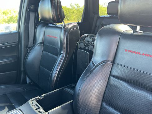 Used 2020 Jeep Grand Cherokee Trailhawk w/ Trailhawk Luxury Group AWD/4WD image 15