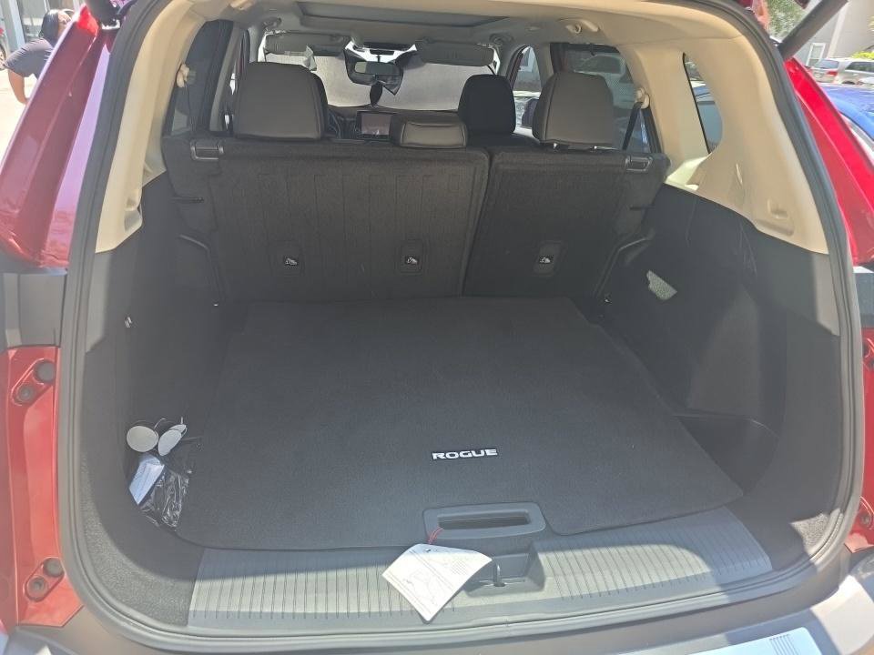 Certified 2023 Nissan Rogue SV w/ SV Premium B Package FWD image 39