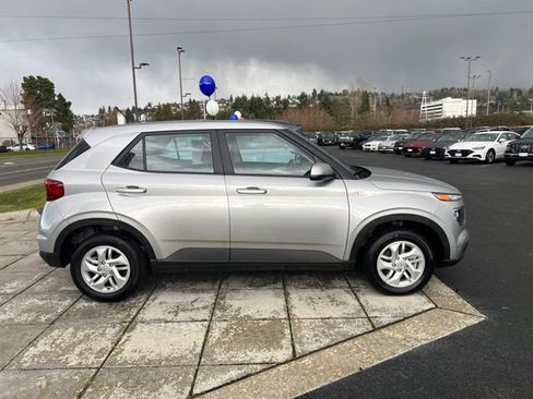 Certified 2026 Hyundai Venue SE FWD image 6
