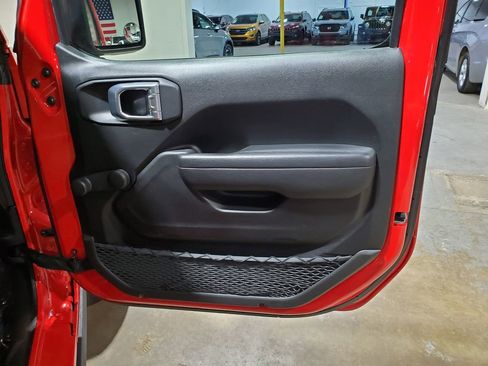 Used 2023 Jeep Wrangler Sport AWD/4WD image 15