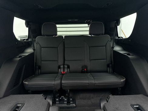 Used 2022 GMC Yukon SLT w/ SLT Premium Package image 12