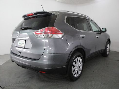 Used 2016 Nissan Rogue S w/ Appearance Package FWD image 9