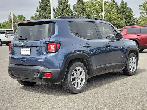 Used 2021 Jeep Renegade Latitude FWD image 11