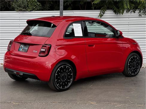 Used 2024 FIAT 500 e (RED) FWD image 12