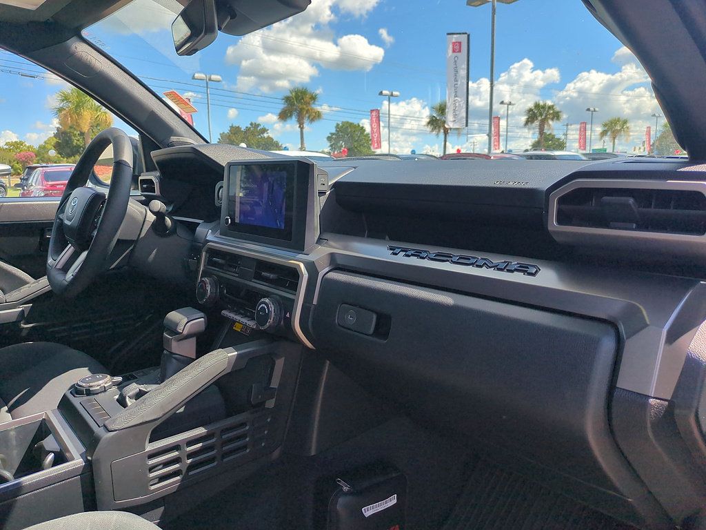 Certified 2024 Toyota Tacoma SR5 AWD/4WD image 34