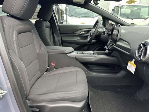 New 2026 Chevrolet Equinox EV LT image 25
