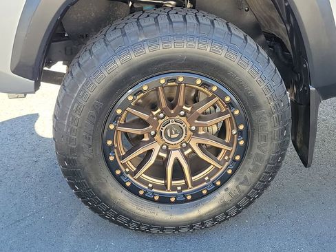 Used 2022 Toyota Tacoma TRD Off-Road image 5