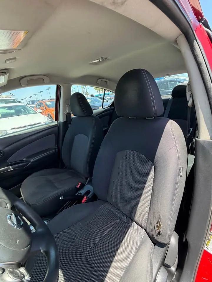 Used 2014 Nissan Versa SV w/ Convenience Package FWD image 7