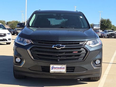 Used 2021 Chevrolet Traverse RS image 2