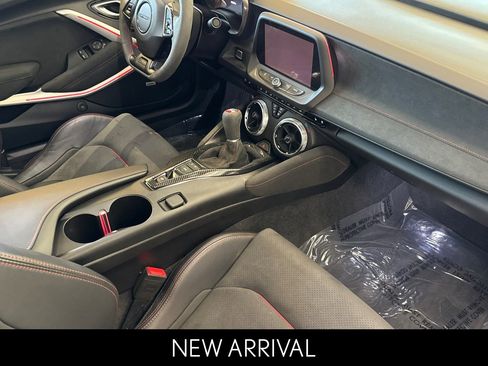 Used 2018 Chevrolet Camaro ZL1 RWD image 16