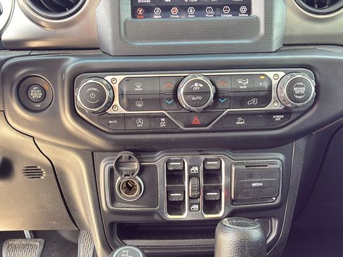 Used 2020 Jeep Gladiator Sport w/ Quick Order Package 24S AWD/4WD image 31
