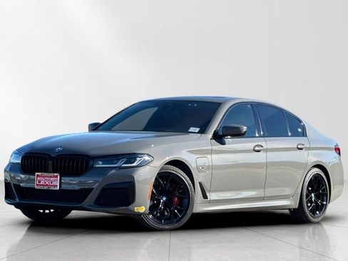 Used 2022 BMW 530e xDrive w/ Premium Package image 1