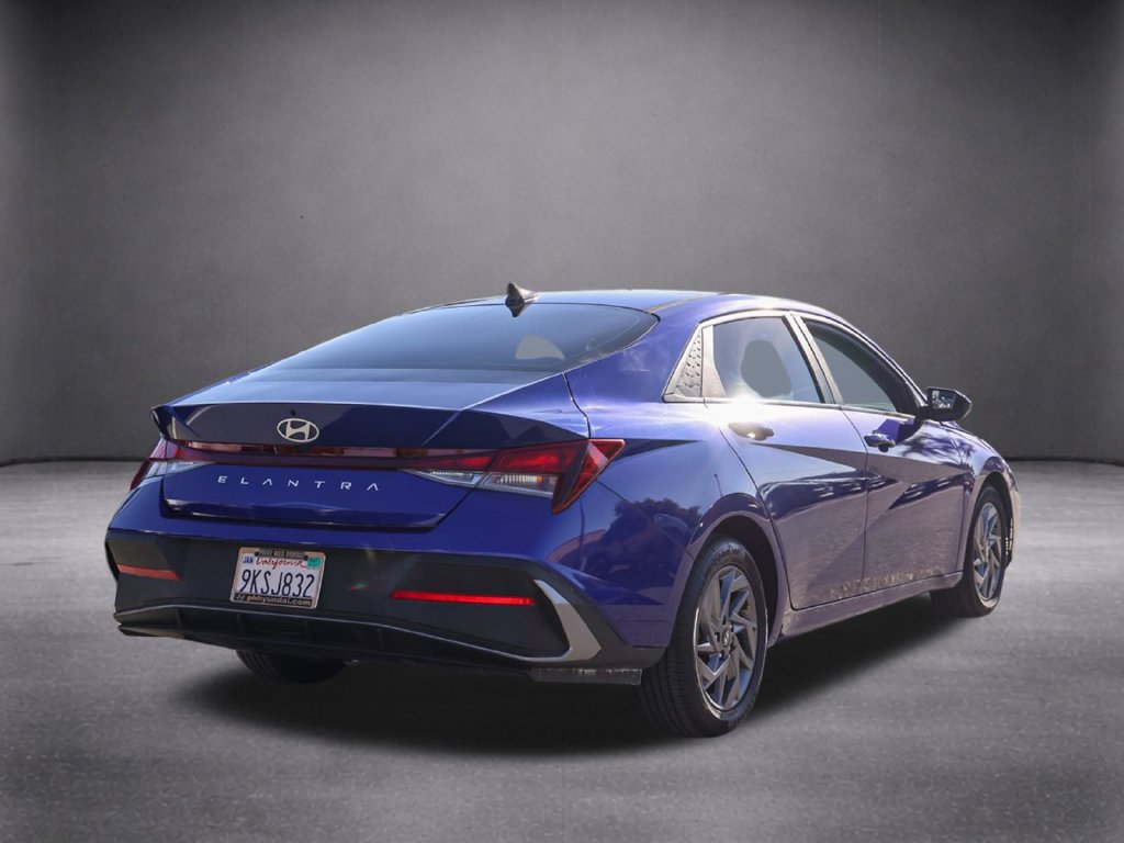 Used 2024 Hyundai Elantra SEL FWD image 4