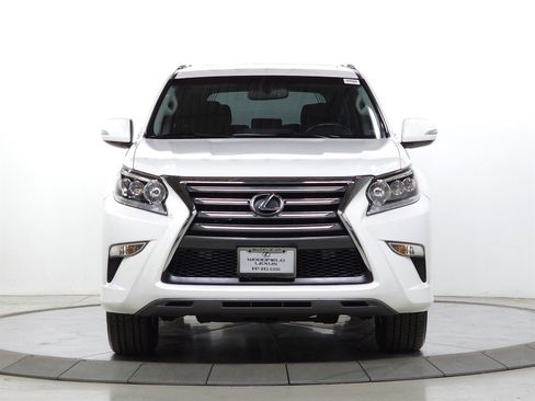 Used 2014 Lexus GX 460 image 2