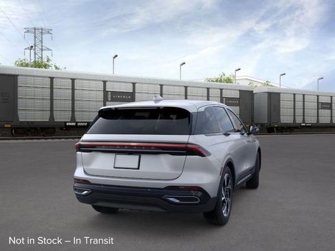 New 2026 Lincoln Nautilus Premier image 8