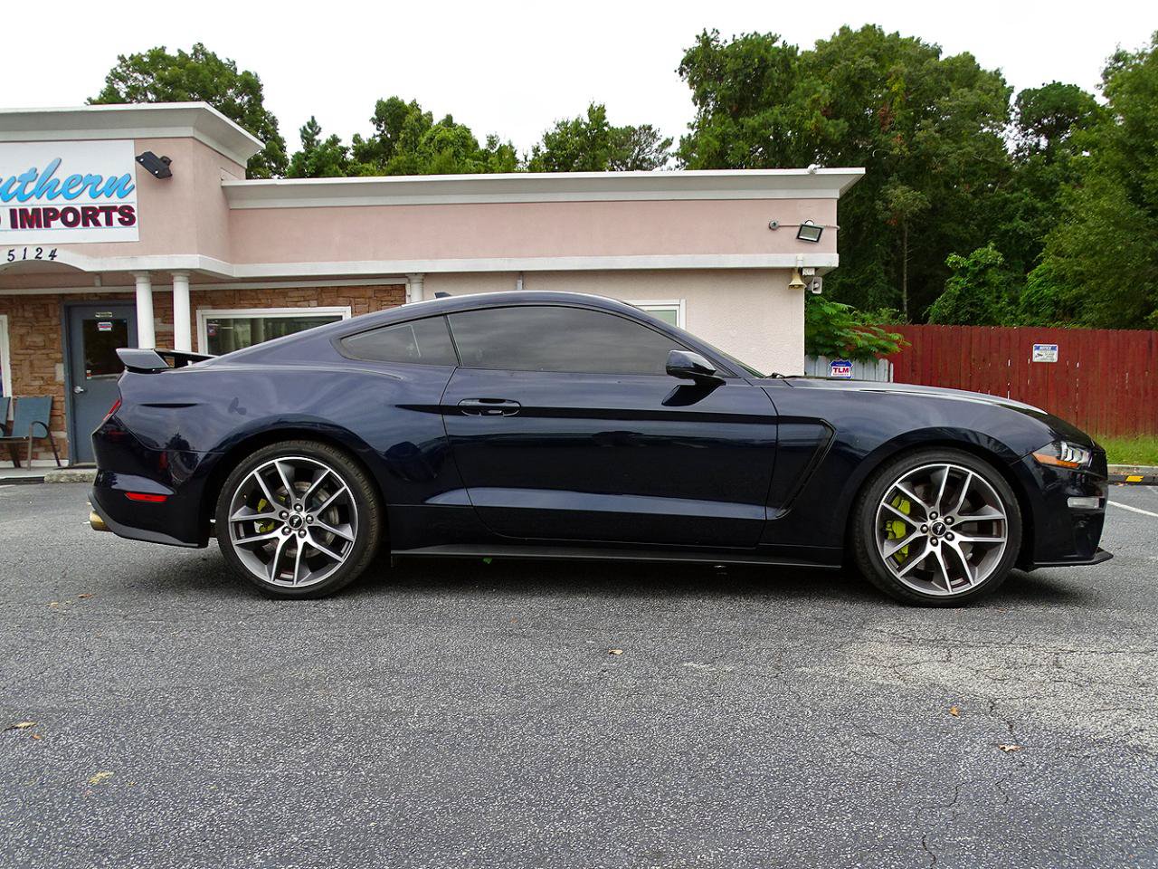 Used 2021 Ford Mustang GT Premium w/ GT Performance Package RWD image 9