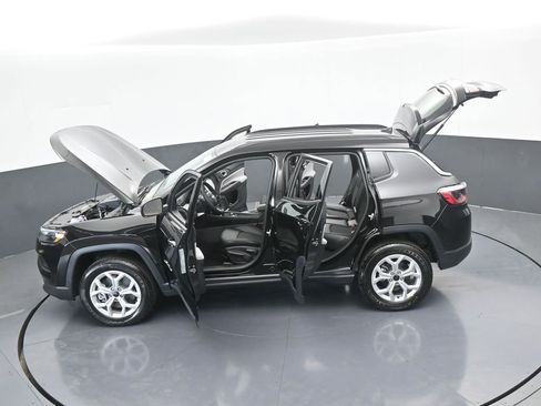 Used 2026 Jeep Compass Latitude AWD/4WD image 59