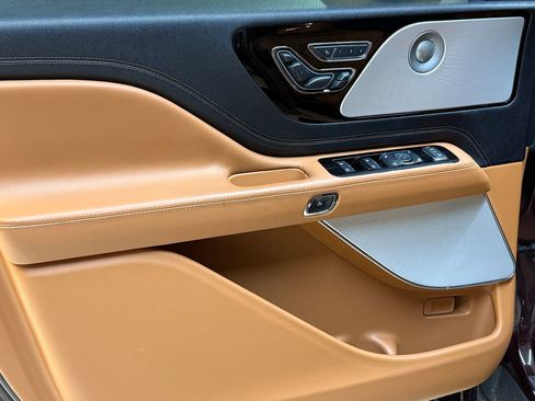 Used 2023 Lincoln Aviator Black Label image 21