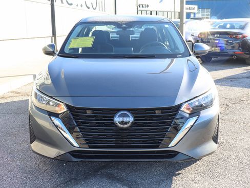 Used 2024 Nissan Sentra SV image 2