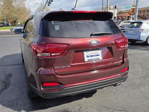 Used 2019 Kia Sorento AWD V6 image 10