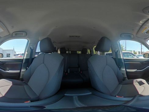 Used 2025 Toyota Highlander LE FWD image 45