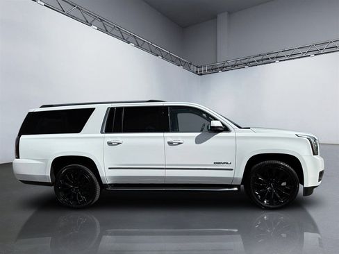 Used 2020 GMC Yukon XL Denali w/ Open Road Package AWD/4WD image 3