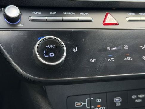 Used 2025 Hyundai Sonata SEL FWD image 23