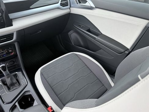 New 2026 Volkswagen Taos SE image 27