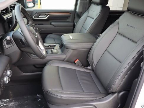 New 2026 GMC Sierra 2500 Denali w/ Denali Reserve Package AWD/4WD image 13