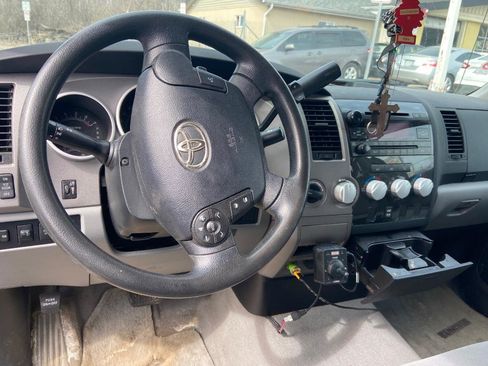 Used 2010 Toyota Tundra 4x4 Double Cab image 6