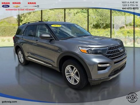 Used 2023 Ford Explorer XLT w/ Equipment Group 202A AWD/4WD image 3