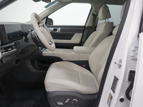 Used 2025 Hyundai Santa Fe SEL image 25