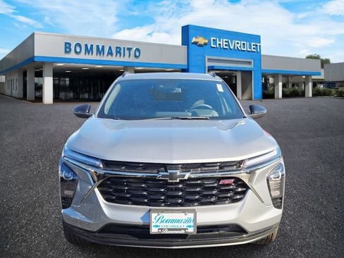 New 2026 Chevrolet Trax RS w/ Sunroof Package FWD image 5