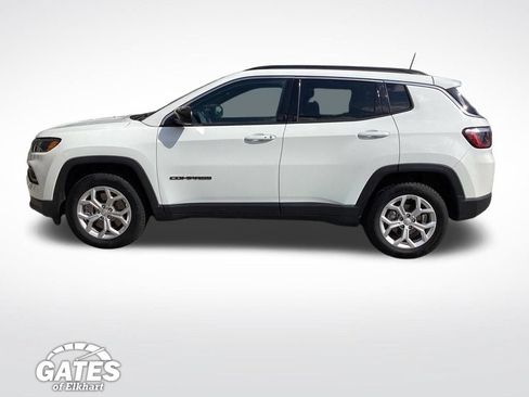 Used 2024 Jeep Compass Latitude AWD/4WD image 7