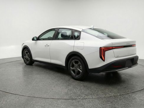 Used 2025 Kia K4 FWD image 6