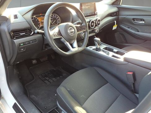 Used 2025 Nissan Sentra SV w/ All-Weather Package image 10