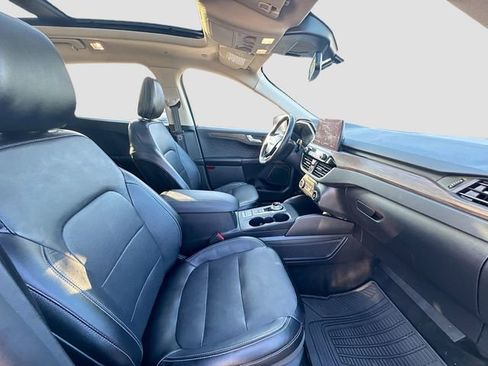 Used 2020 Ford Escape Titanium w/ Titanium Premium Package 2.0 image 32