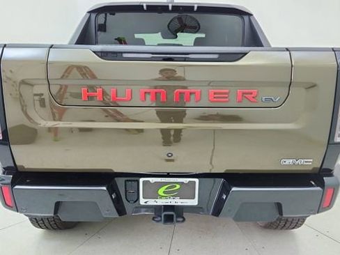 Used 2025 GMC Hummer EV 2X w/ LPO, Sport Package AWD/4WD image 12