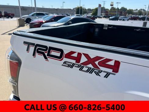 Used 2021 Toyota Tacoma TRD Sport AWD/4WD image 5