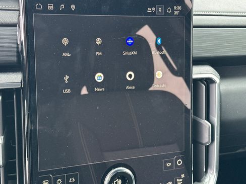 New 2025 GMC Acadia Elevation image 18