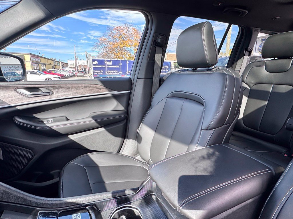 New 2026 Jeep Grand Cherokee Limited w/ Limited Altitude Package AWD/4WD image 15